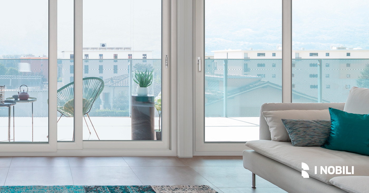 Finestre scorrevoli e grandi vetrate: come integrarle in casa - I Nobili